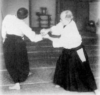 morihei-ueshiba-budo-kotegaeshi